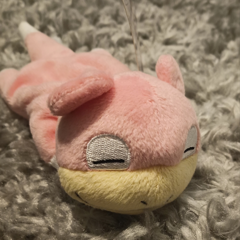 Pokemon Sleeping Slowpoke Plush